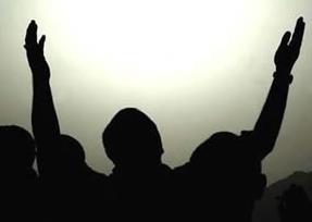 Peygamber Efendimiz (S.A.V) daha sonra eve dner, besmele ekerek ieri girer, sol tarafndan balayp ayakkabsn karr, ev halkna selm verirdi.