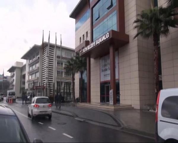 Mali polisin Halk Bankas Genel Mdrl'nde inceleme yapt bildirildi. Halkbank'ta st dzey bir yneticinin de gzaltna alnd iddia ediliyor.