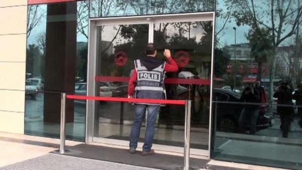 Erdoan Bayraktar'n olu zerinden rvet vererek ve bakanln yetkilerini kullanarak imar usulszlkleri, rant yolsuzluklar, yerel ynetimlerin imara amad arazilerin rvetle bakanlk zerinden illegal olarak imara almas, Fatih Belediyesi'nin sit alanndaki arazilerin bakanln gcn kullanarak illegal olarak imar ve inaata almas gelen sulamalar arasnda.