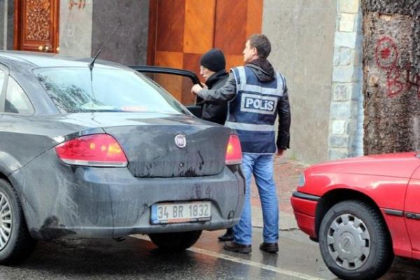 Trkiye'nin gndemini sarsan operasyonu, stanbul Emniyeti'ne bal Organize Sularla Mcadele ve Mali ube Mdrl ekipleri yrtyor.