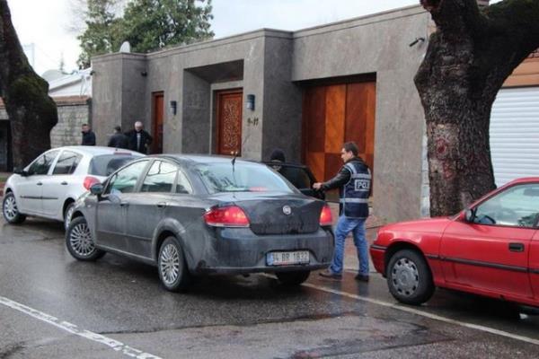 Mali ube ekipleri uzun sredir devam eden hazrlk almalarnn ardndan kamu ihalelerinde fesat ve rvet operasyonu balatt. Sabaha kar balayan operasyonda nceden tespit edilen 22 adrese baskn yapld. Aralarnda Trkiye'nin nde gelen iadamlarnn da bulunduu 22 kii gzaltna alnd.