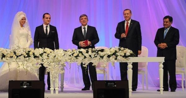 evre ve ehircilik Bakan Erdoan Bayraktar'n olu Abdullah Ouz Bayraktar,