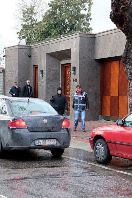 Operasyonun dier illere de srayaca, gzalt saysnn artaca bildirildi. Gzaltna alnan isimler arasnda Ali Aaolu'nun yan sra Ekonomi Bakan Zafer alayan'n olu Salih Kaan alayan ile ileri Bakan Muammer Gler ve evre ehircilik Bakan Erdoan Bayraktar'n oullarnn da bulunduu iddia ediliyor.