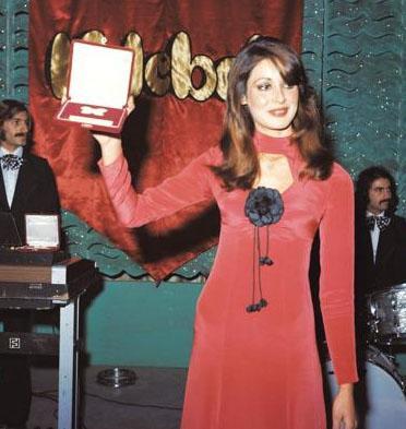 Kimsenin etkisinde kalmadn Allah inancndan dolay bunu tercih ettiini syledi.