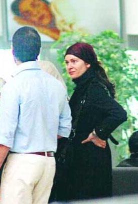 Daha sonra Umreye de giden Toktay, ltl dnyann ok uzanda mtevaz bir hayat srdryor.