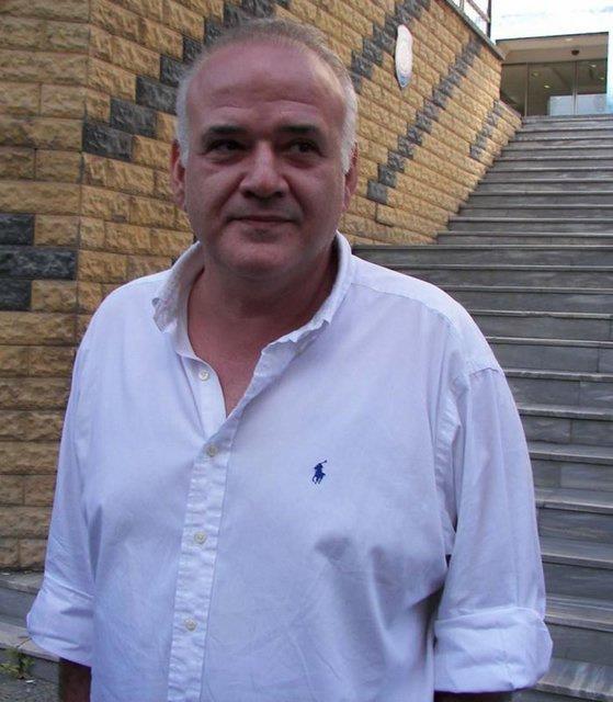 Ziya engl ve Ahmet akar Telegol programnda feci kaprlar, Ahmet akar Ziya engl'e bir daha 'aabey' sfatn kullanmayacn iddia eder. Bir hafta sonra... akar: Ziya aabey, szn balla kesiyorum.