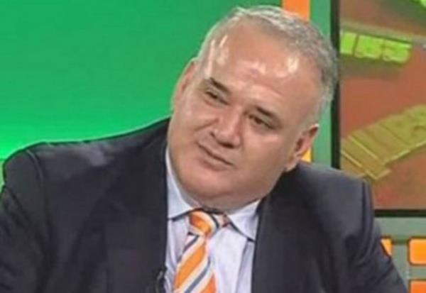 AHMET AKAR "Hibir Beiktal ynetici maymun deildir, Beikta Bakan da hayvan terbiyecisi deildir, Beikta Ynetim Kurulu da hayvanat bahesi deildir!.." (akar, istifa eden Beiktal yneticinin "Ynetim kurulunda maymun gibiydik!" szn deerlendiriyor)