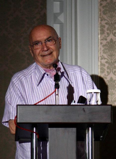 HINCAL ULU: "Efendim.. Eeeee... Hakan'n eyi yok!.."