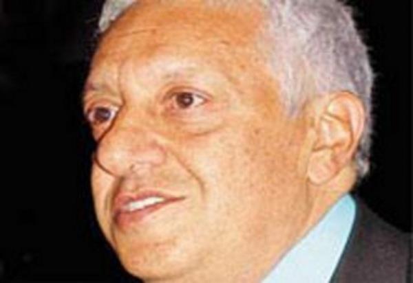 ABDN AYDODU "Vay anasini sayn seyirciler, bir gol daha yedik!" Trkiye'nin ngiltere'ye 8-0 yenildii mata 8. gol sonras yorumu   <p>ABDN AYDODU Danimarka-Fransa macini anlatirken, Zidane koarken topa basar ve der: -Evet Zidan'dan fantastik hareketler...</p>