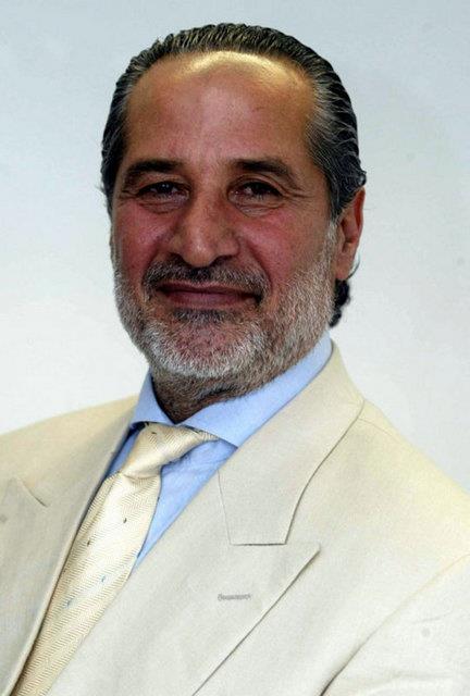 Gkmen zdenak: Q7'nin engelini kaldr... Oldu sana... O7 James Bond?