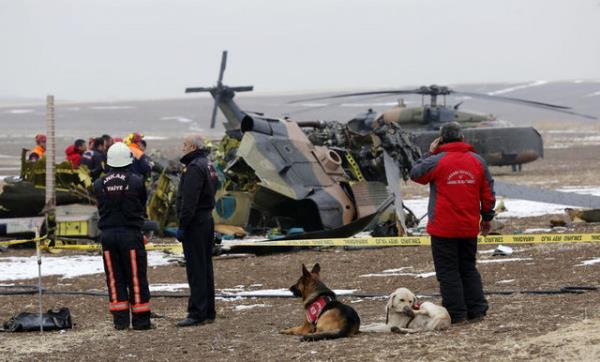 <p><b>17 MART 2006</b></p>   Erzincan'a 55 kilometre uzaklktaki blgede, askeri helikopter dt. 4 askerimiz ehit oldu.