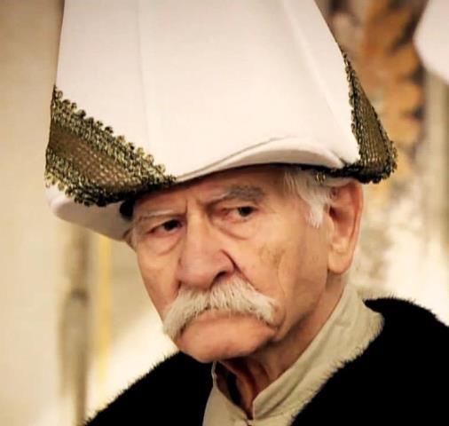 <p><b>Arif Erkin Gzelbeyolu (Piri Mehmet Paa)</b></p>  Yavuz Sultan Selim ve sonrasnda da Kanuni Sultan Sleyman dneminde grev yapm vezir-i azam.