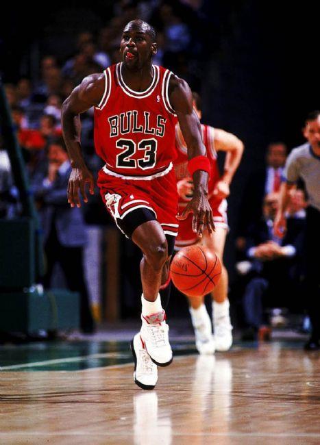 Micheal Jordan kariyeri boyunca hep 23 numarl formay giydi