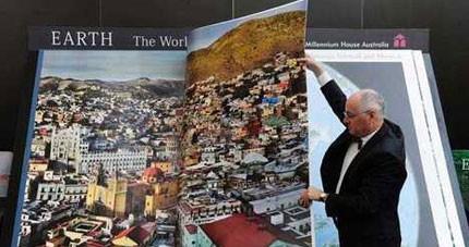 En byk kitap XVII asrda yaynlanm ve Berlin ktphanesinde bulunan corafya atlas saylr. (ykseklii 2 metre, eni 1 metre)