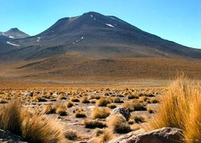 Atakama lne 400 seneden beri yamur yamamaktadr. Yaan yamur da havada buharlatndan yere dmemektedir.
