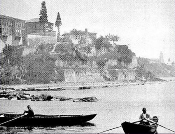 <b>Salacak Saray</b>