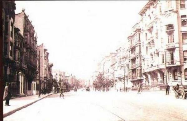 <b>Halaskargazi Caddesi</b>