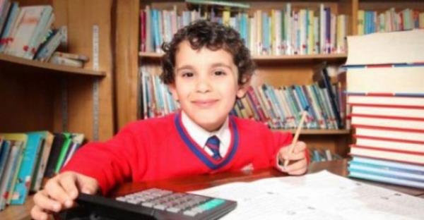 ngilterede yaayan Sherwyn Sarabi, daha 4 yanda olmasna ramen grlen en zeki insanlar arasna adn yazdrd