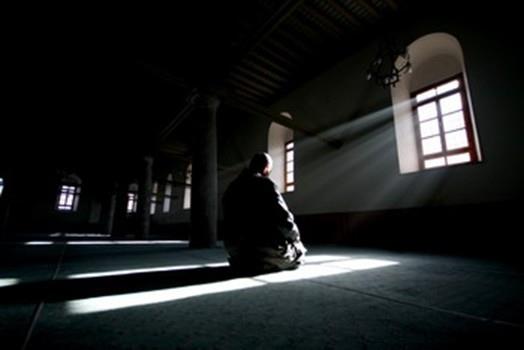 "Birinizin evinin avlusunda bir nehir aksa da bunun iinde gnde be sefer ykansa acaba bedeninde hi kir kalir mi?"