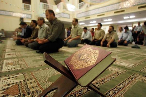 Namaz, ayni zamanda bir ilham ve bir irad kaynadr. Namaz dinin direi, hidayet gneidir. Namaz irfan menbasi, takv kapsdr.