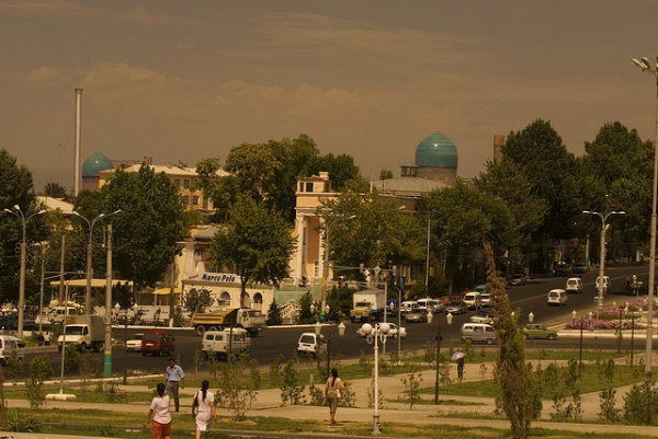 Semerkant;  Ulu Bey Medresesi`nin yannda Timur`un torunu Ulu Bey`in kurduu rasathane de mevcut. Dnemin astrolojisine ekil veren rasathane ve medrese grlmesi gereken yerler arasnda