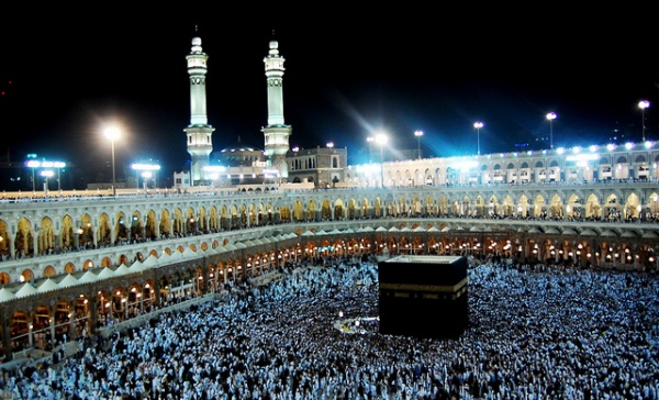 Mekke,  Mekke ziyaretinin en gzel duraklarndan biri de Peygamberimiz Hz. Muhammed (sas)`in doduu ev. Peygamber Efendimiz`in ilk ei Hz. Hatice validemiz ve baz Sahabe-i Kiram`n da bulunduu Cennet`l Mualla Mezarl da grlmesi gereken yerlerden.