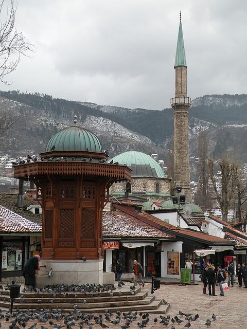 Saraybosna,  ehrin simgesi mehur Baar Meydan. Gezinize buradan balayabilirsiniz. 16. yzylda, Osmanl dneminde kurulan mehur arnn drt taraf Osmanl camileriyle evrili.