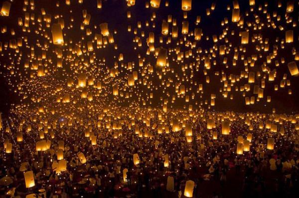 <p><b>Filipinler'de gkyzne en fazla fener brakma</b></p>  University of the Philippine Visayas'da 15185 fener uuruluyor ve rekor krlyor