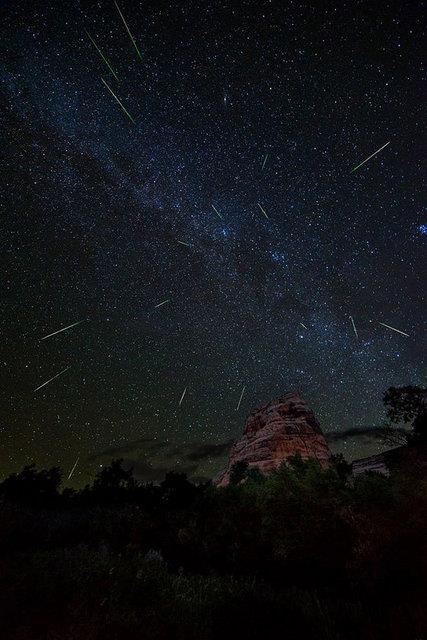 Perseid Meteor Yamuru: Daha romantik ismi yldz yamuru olan bu harika doa olayn David Kingham, Utah'da fotoraflam.