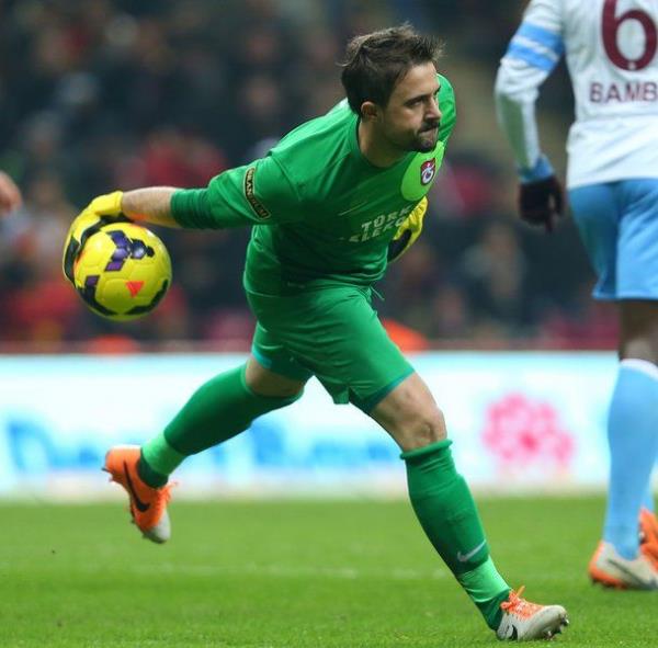 Az �nce tansiyonum d��t�, Onur K�vrak onu da ��kard�.