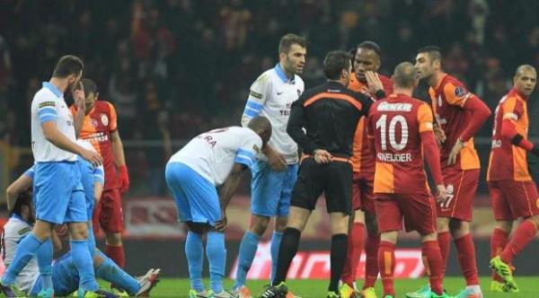 MANC�N�: 'Onur K�vrak cidden �ok iyi bir kaleci.Onu tebrik etmek istiyorum. Daha �ok gol olmamas�n�n sebebi onun kalede olmas�.'