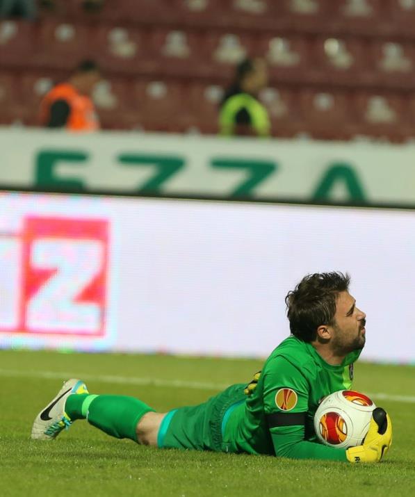 @Aslnmhmt Tebrikler Galatasarayim!! Trabzon'lu kardeslerimizi de basta kaleci Onur olmak uzere tebrik ederim. Juventus karsisinda basarilar dilerim.