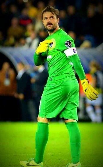 Onur K�vrak: Bir insan soyad�na ancak bu kadar lay�k olur. Bir ma�ta bu kadar �atal s�p�ren kaleci g�rmedim.