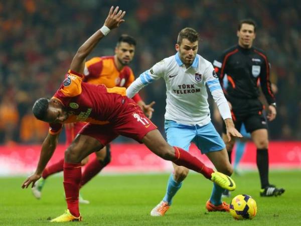 Panter kaleci Onur K�vrak. Bir GS'li olarak sayg�yla e�iliyorum...