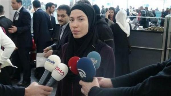 G�lben Ergen, �ntizar, Burcu G�ne�,Bedia Akart�rk ve k�z� Umre ziyareti i�in kutsal topraklara gittiler