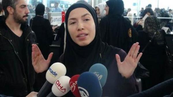 G�lben Ergen, �ntizar, Burcu G�ne�,Bedia Akart�rk ve k�z� Umre ziyareti i�in kutsal topraklara gittiler