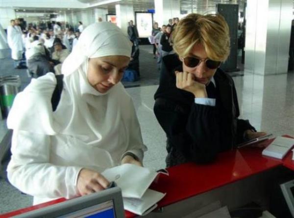 G�lben Ergen, �ntizar, Burcu G�ne�,Bedia Akart�rk ve k�z� Umre ziyareti i�in kutsal topraklara gittiler