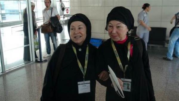 G�lben Ergen, �ntizar, Burcu G�ne�,Bedia Akart�rk ve k�z� Umre ziyareti i�in kutsal topraklara gittiler