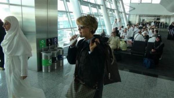 G�lben Ergen, �ntizar, Burcu G�ne�,Bedia Akart�rk ve k�z� Umre ziyareti i�in kutsal topraklara gittiler