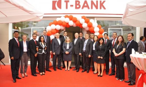 <p><b>T-Bank 250 kii</b></p>  27 ubesi ve 540 alan bulunuyor. Banka 2013'de yeni ube amad ancak pazarlama ve operasyonda grevlendirmek zere yaklak 90 kiiyi bnyesine katt. 2014 ylnda stanbul ve Anadolu'da olmak zere yaklak 10 ube almas planlanyor. Yeni ubeler iin yaplacak almlarla birlikte bu yl pazarlama ekiplerindeki byme, operasyon ve genel mdrlk iin yaklak 250 kiilik alm yaplmas planlanyor.