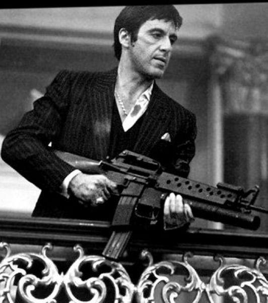 <p><b>Tony Montana</b></p>  Scarface filminde, Al Pacino'nun canlandrd acmasz gangster Tony Montana karakteri gerekten de sinema tarihinin en unutulmazlarndan...