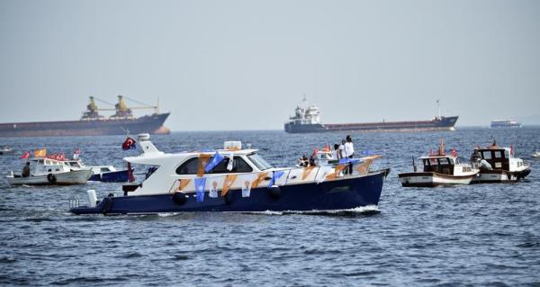 Kazleme'de yaplacak olan Adalet ve Kalknma Partisi Mitingi iin vatandalar miting alanna gelmeye balad. Deniz yolu ile de miting alanna ulam saland.