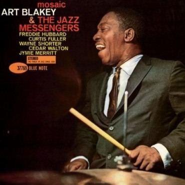 Art Blakey ? Caz mzisyeni Ahmadiyya Mslman Dernei ile tantktan sonra adn Abdullah Ibn Buhaina olarak deitirdi ve mslman oldu.