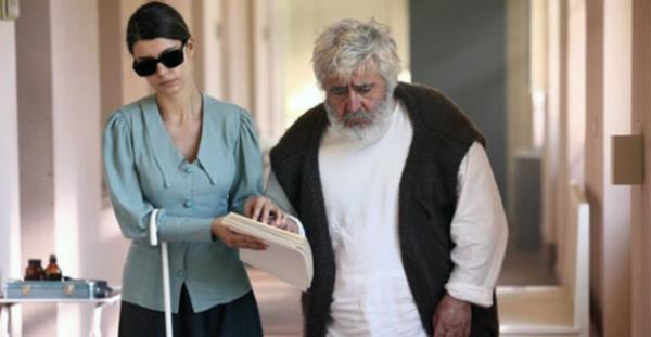 <p><b>9- Benim Dnyam (2013)</b></p>   Ynetmen: Uur Ycel   <p>Oyuncular: Beren Saat, Uur Ycel, Aya Bingl, Hazar Ergl, Turgay Kantrk</p>   1.374.791 izleyici