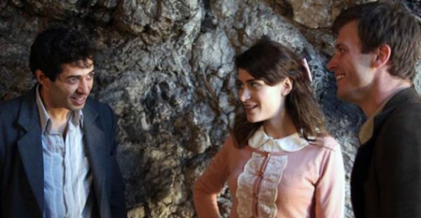 <p><b>4- Kelebein Ryas (2013)</b></p>   Ynetmen: Ylmaz Erdoan   <p>Oyuncular: Kvan Tatltu, Mert Frat, Belim Erdoan, Ylmaz Erdoan, Farah Zeynep Abdullah </p>  2.158.749 izleyici