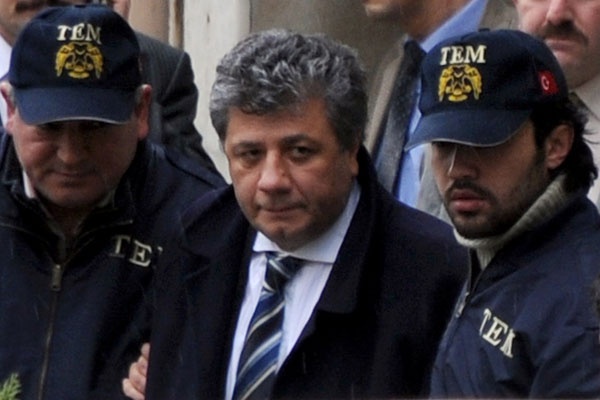 Anayasa Mahkemesi, CHP miletvekilleri Mustafa Balbay ve Mehmet Haberal'n "Uzun sre tutuklu kalmasyla milletin temsil yetkisinin lszce ihlal edildii" karar verdi, Balbay tahliye edildi.