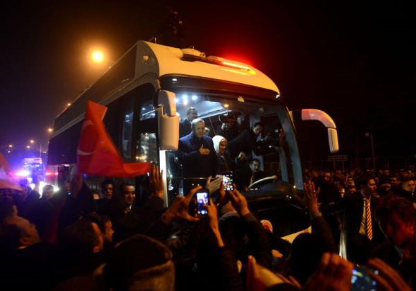 maskeler iniyor ulusalclar-cemaat ayn safta.son zamanlarda ABD-sraile hizmet ediyorlar ilgin,yazk