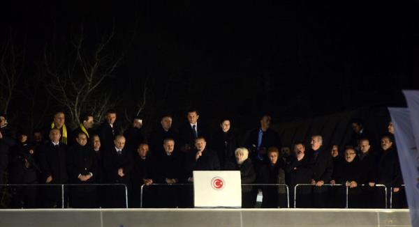 Bize Bosna'nn, am'n, Kahire'nin, Badat'n, Myanmar'n dualar yeter. Babakanmz DualarlaKarlyoruz