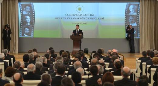 mzik alannda Byk dl'n merhum Ahmet Kaya'ya verilmesi oldu. Getiimiz yllarda dle layk grlenler 29 Ekim Cumhuriyet Bayram'nda aklanrken, bu yl Ahmet Kaya'nn doum gn olan 28 Ekim'de ilan edilmesi, Cumhurbakanl'nn merhum Ahmet Kaya'ya bir jesti olarak yorumlanmt.