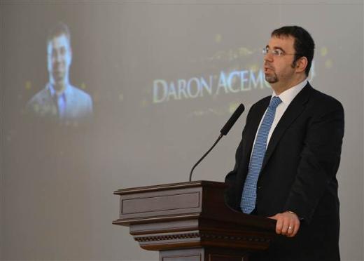 <b>Prof. Dr. Daron Acemolu:</b> Sosyal bilimler dalnda, klasik byme ve kalknma teori ve modellerine farkl bir perspektifle yaklam nedeniyle.